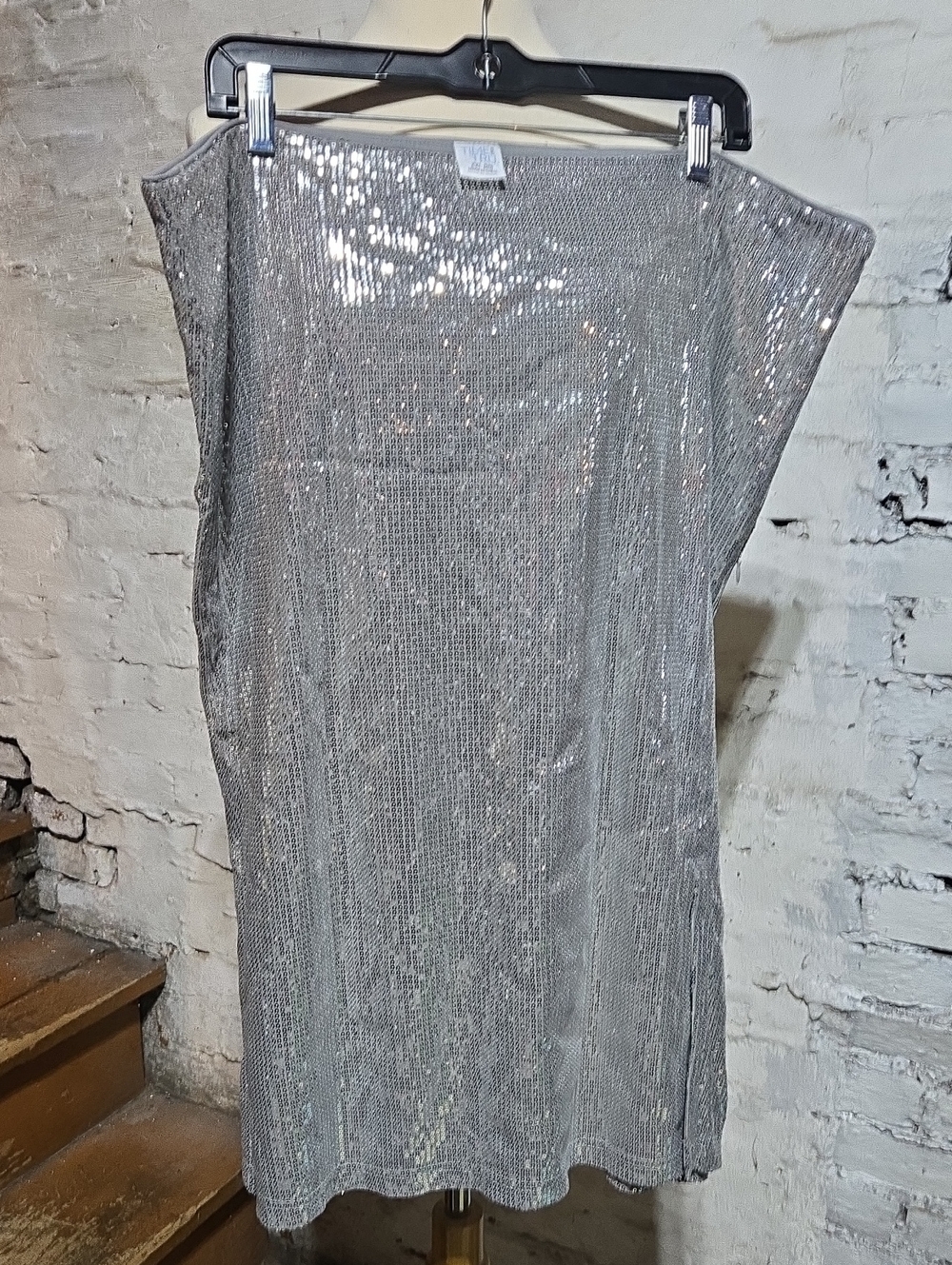 Time and Tru Silver Sequin Knee Length Skirt With Side Slit